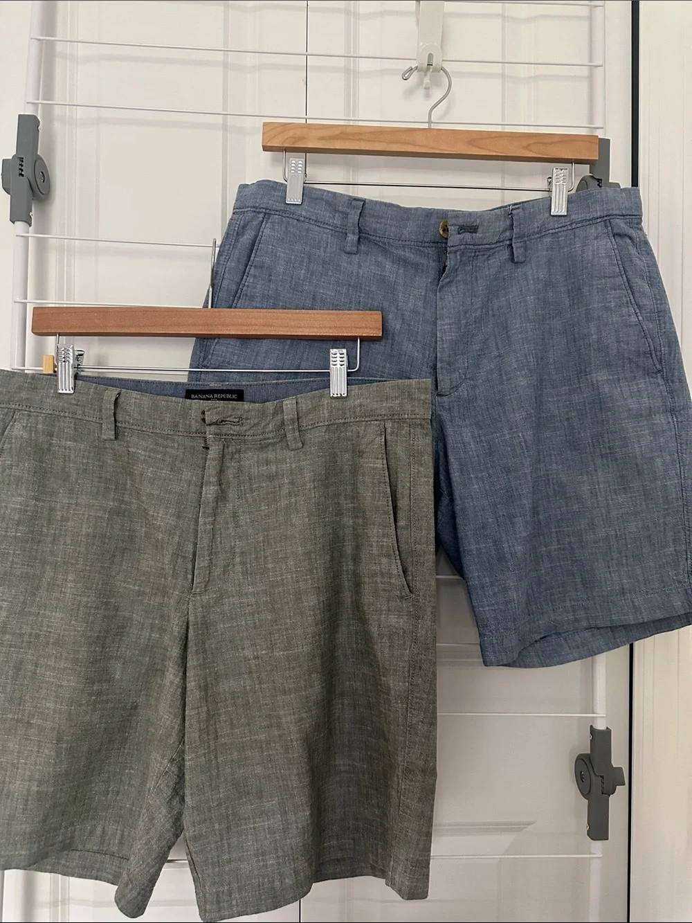 Banana Republic Men's Flat-Front Linen-Blend Shorts in Blue and Olive (2 pair)